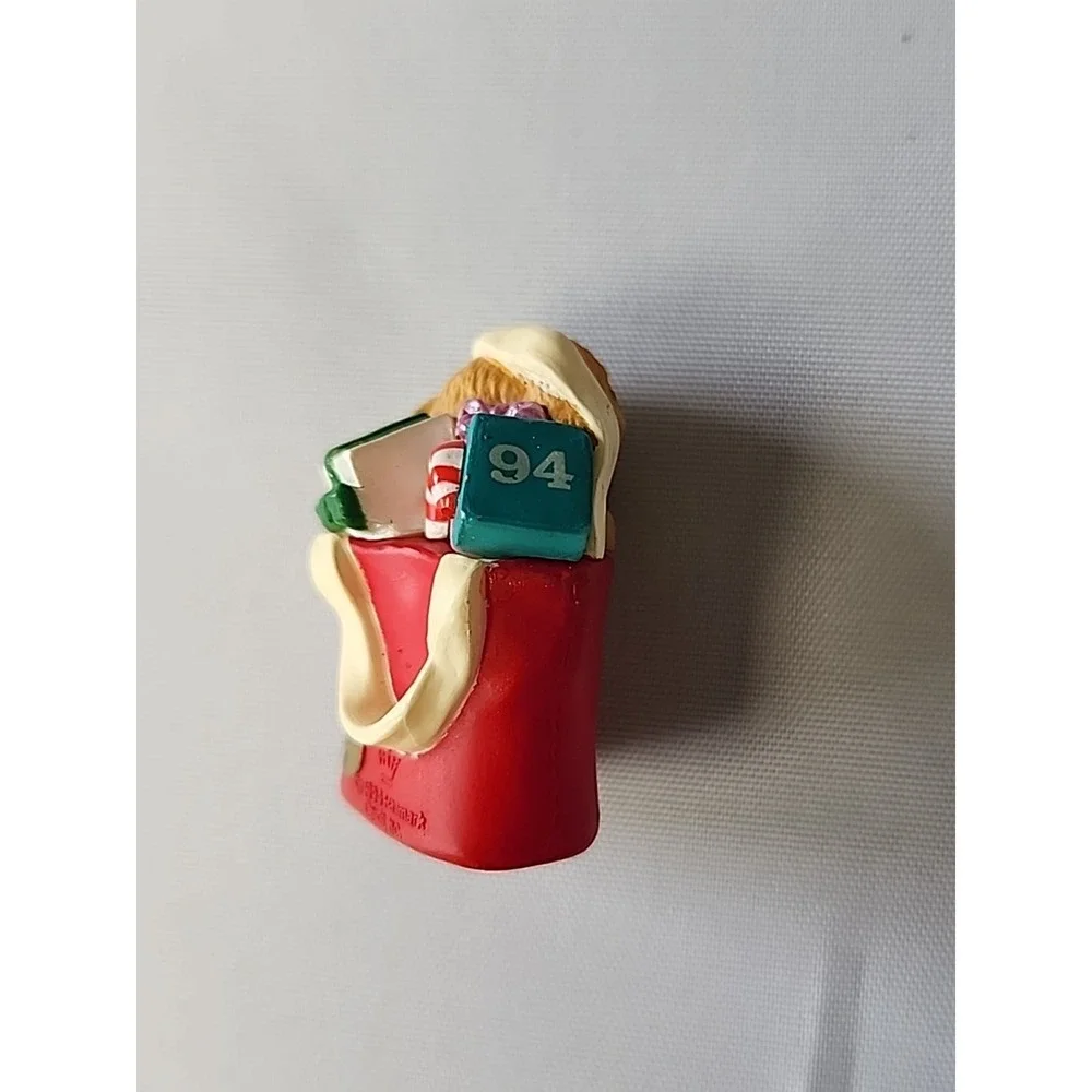 VTG 1994 Puppy In Gift Bag Hallmark Keepsakes Collectors Club Mini Gift Adorable